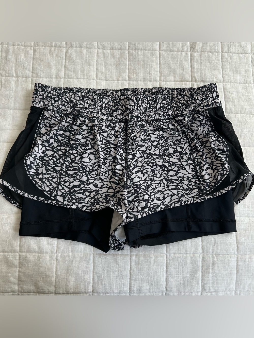 Lululemon Black & White Printed Layered Women's Athletic Shorts